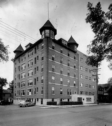 424 River Ave, Winnipeg. via aggie @ some life Then as Victoria Hospital. Now as River Manor Apartments.